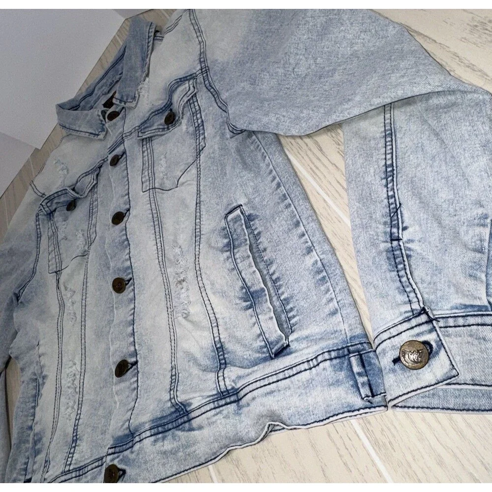 Unbranded ministry fashion